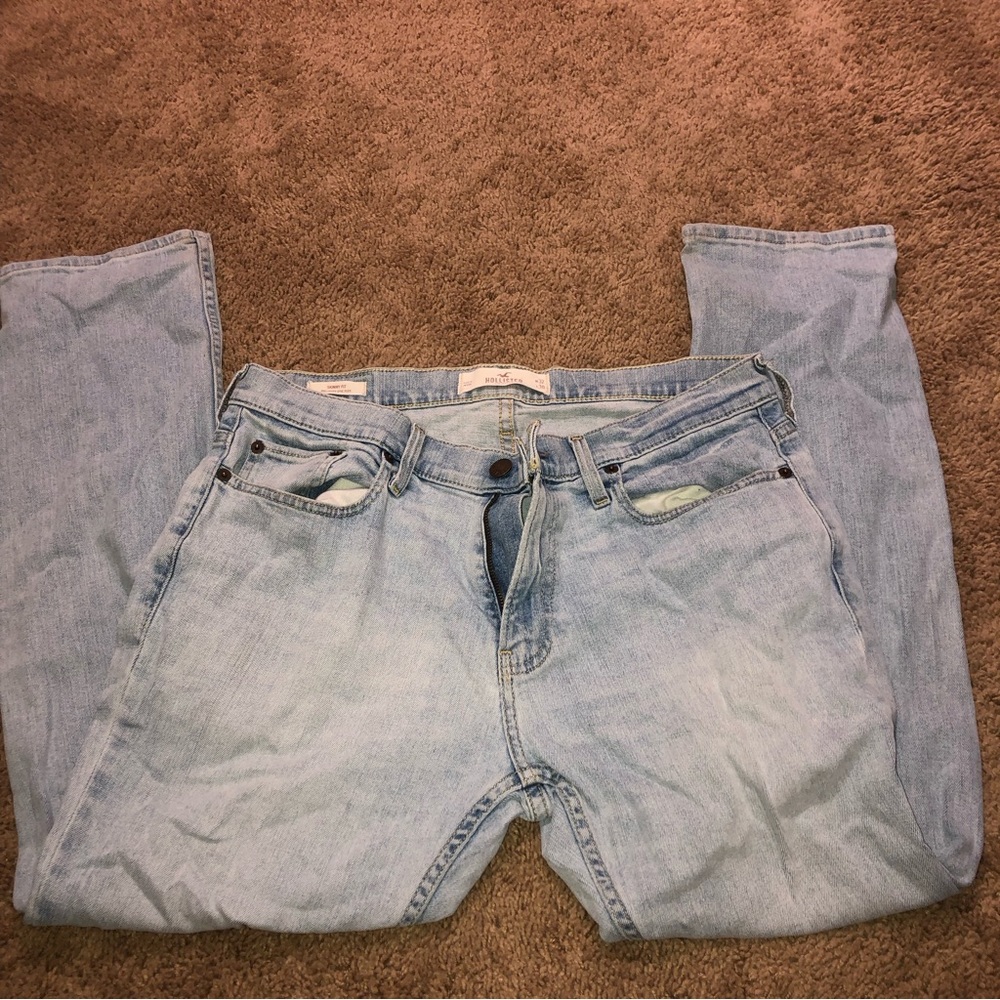 Light wash hollister skinny fit jeans